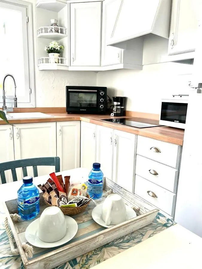 Apartamentos Delfines Cala Blanca  Španělsko