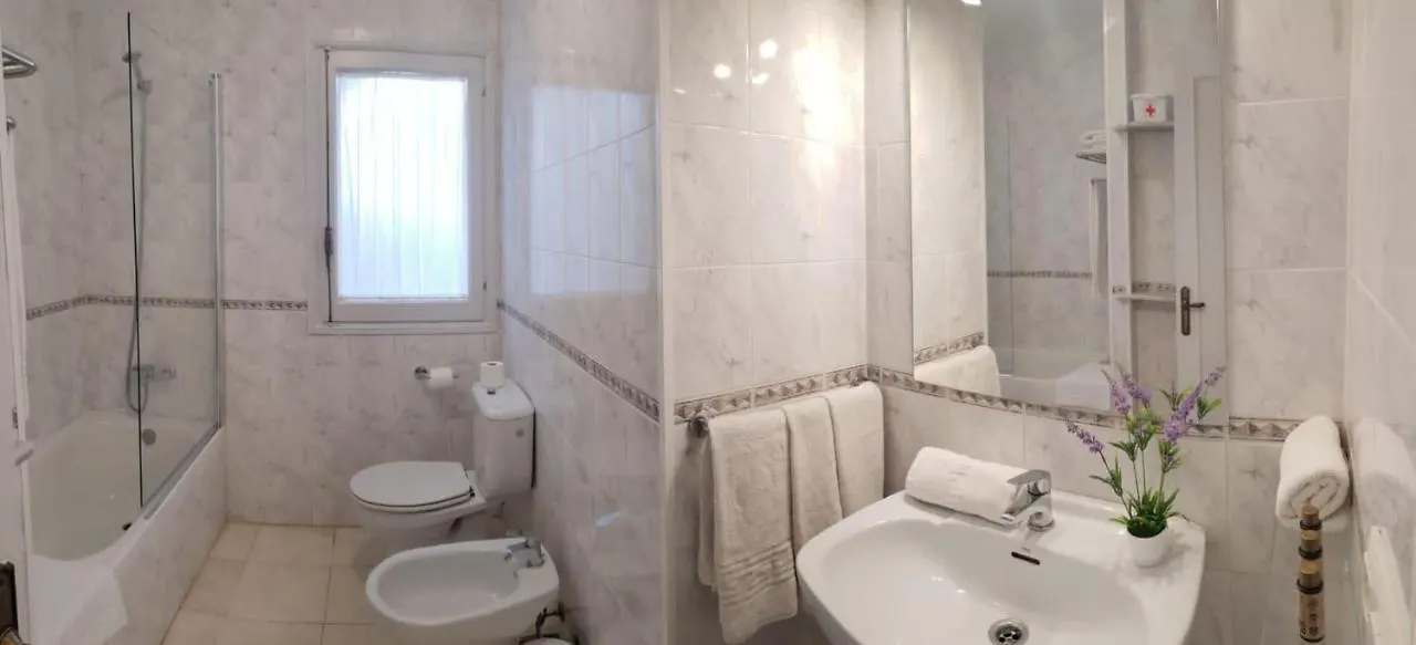 Apartamentos Delfines Cala Blanca  Apartment Cala Blanca (Menorca)