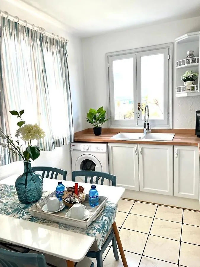 Apartamentos Delfines Cala Blanca  Cala Blanca (Menorca)
